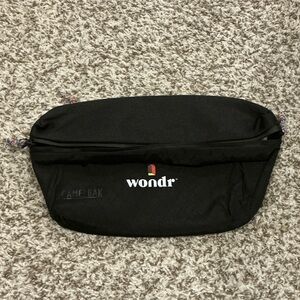 NWT Camelbak slingbag